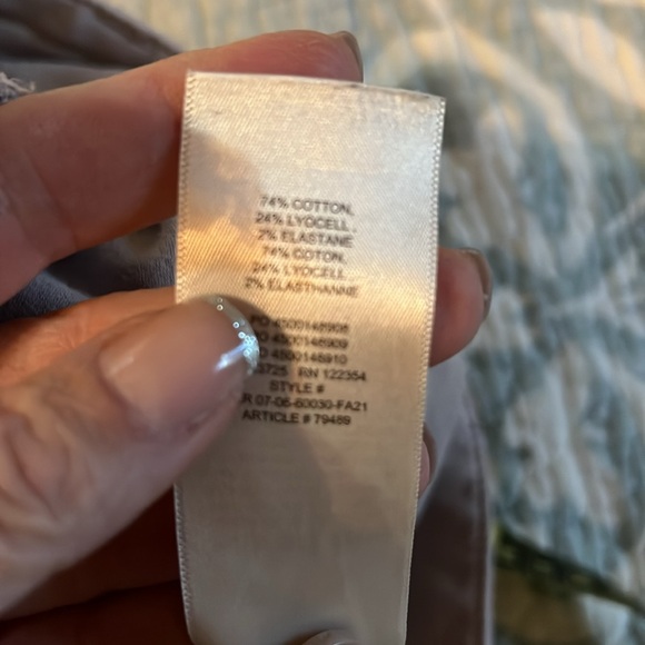 ARITZIA Wilfred Free size 00 Pants- EUC EXCEPT FOR STAINING ON LOWER LEG - Picture 9 of 9